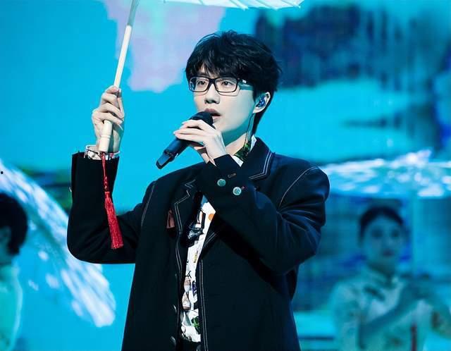 许嵩恋情爆料最新视频,甜蜜瞬间引网友热议